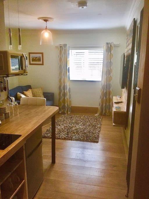 Henwick House Beautiful Flat,Private Parking, Short Walk To Town Apartment Ludlow Bagian luar foto