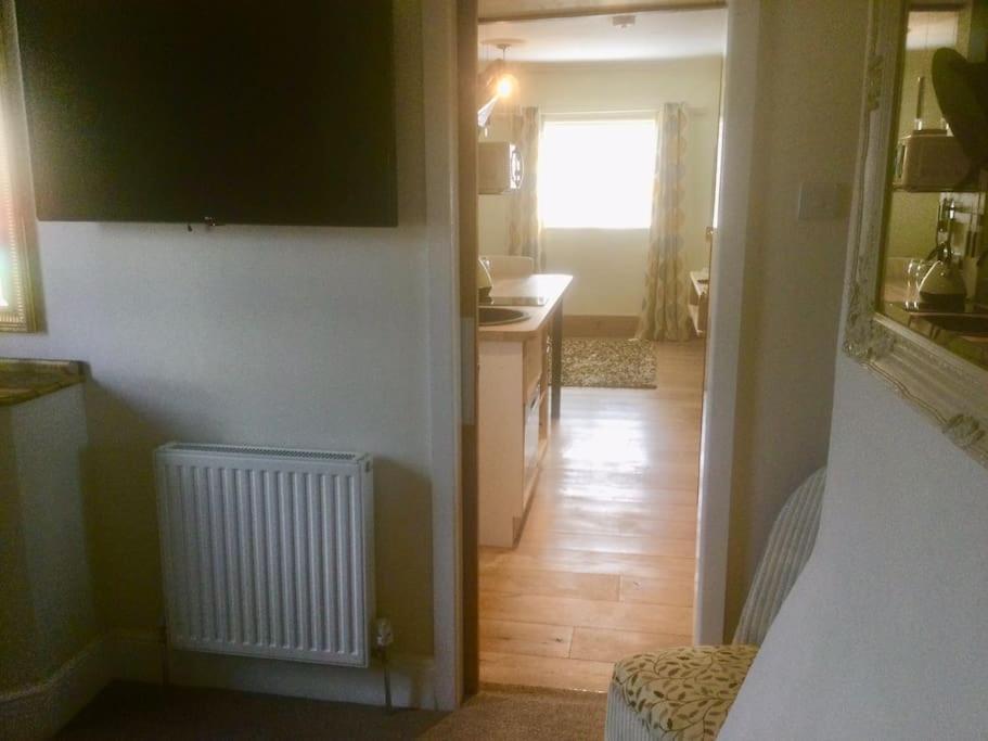 Henwick House Beautiful Flat,Private Parking, Short Walk To Town Apartment Ludlow Bagian luar foto