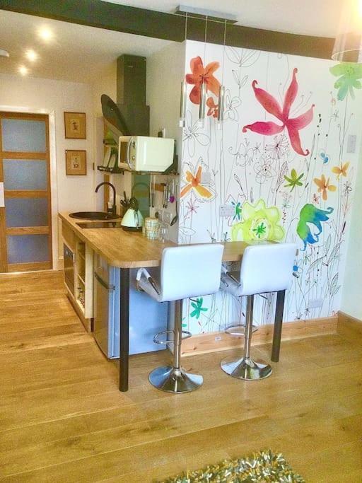 Henwick House Beautiful Flat,Private Parking, Short Walk To Town Apartment Ludlow Bagian luar foto